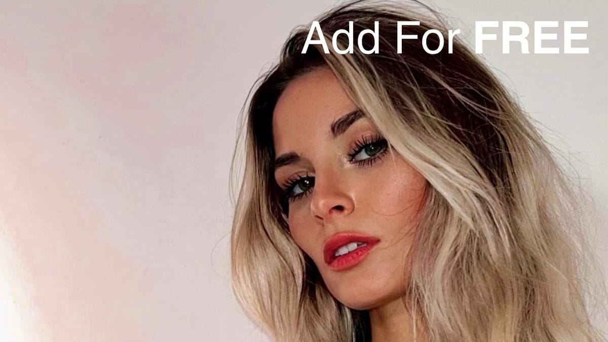 Laptop mit der Oberfläche einer Live-Cam-Seite samt Chat und Tip-Menü